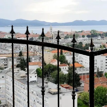 Golden View Penthouse With Jacuzzi Zadar