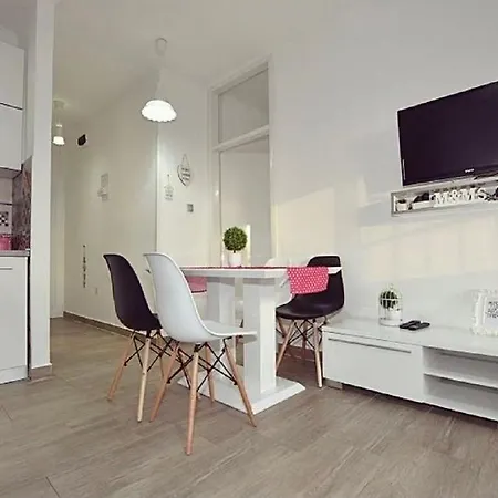 Golden View Penthouse With Jacuzzi Daire *